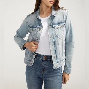 Brandy Melville 💖 Denim Jacket size Medium